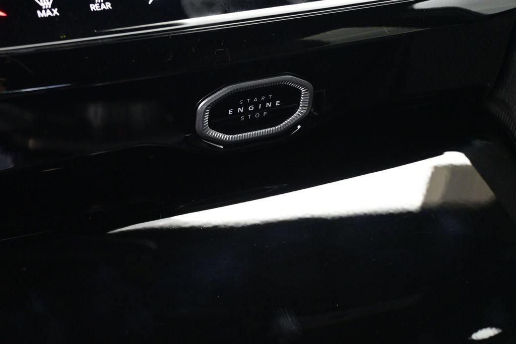 New 2027 Jeep Grand Cherokee Limited AWD/4WD image 18