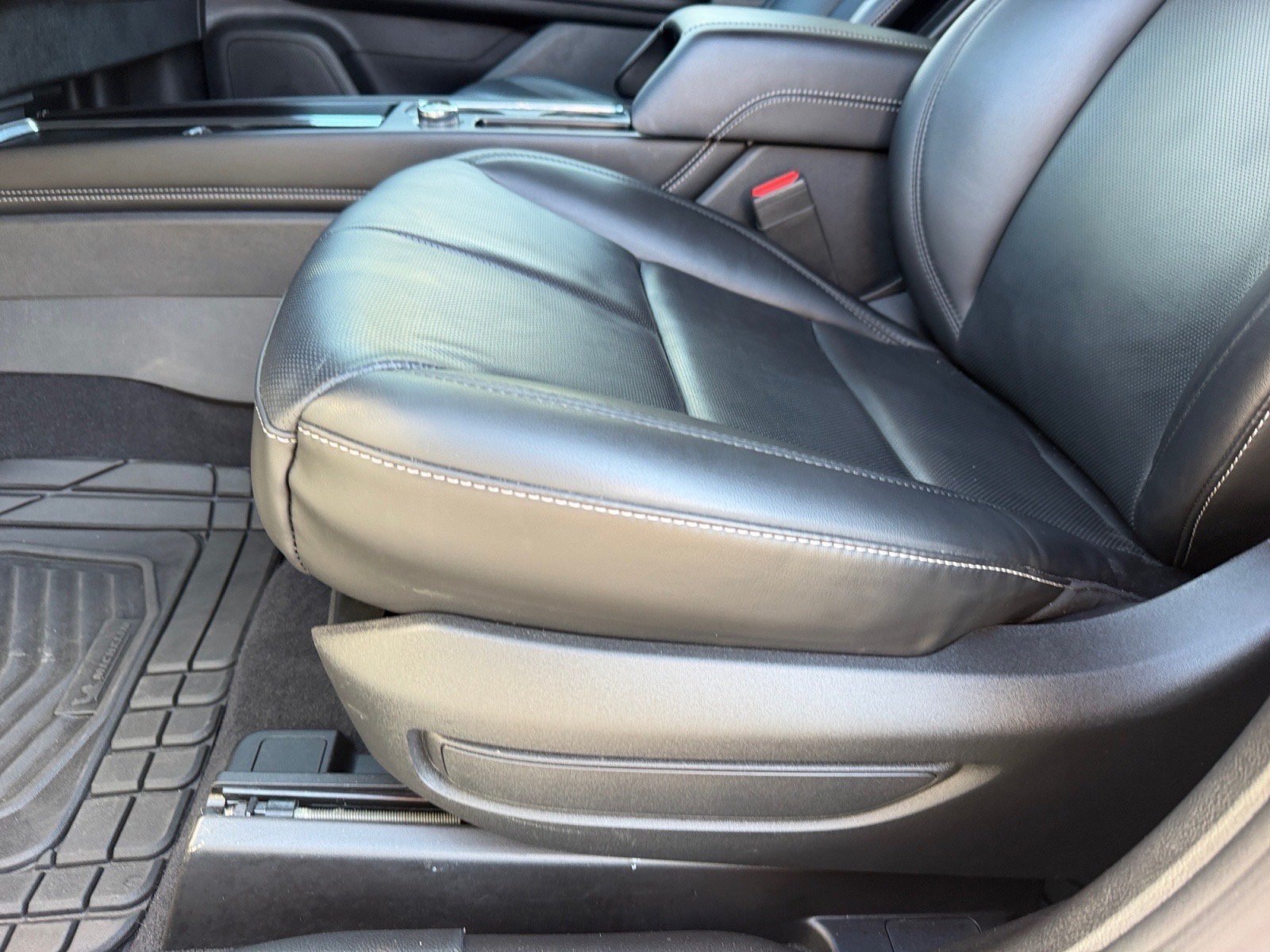 Used 2023 Lincoln Corsair AWD w/ Equipment Group 101A image 11