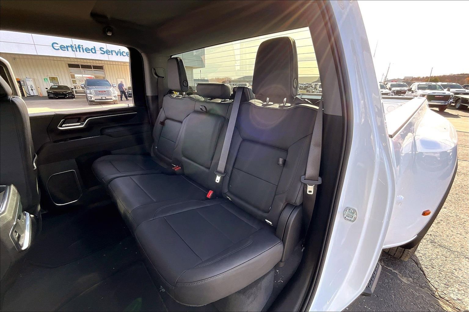 New 2026 GMC Sierra 3500 SLT w/ SLT Convenience Package AWD/4WD image 10