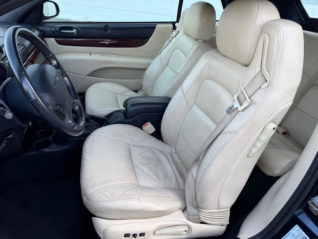 Used 2002 Chrysler Sebring Limited image 22