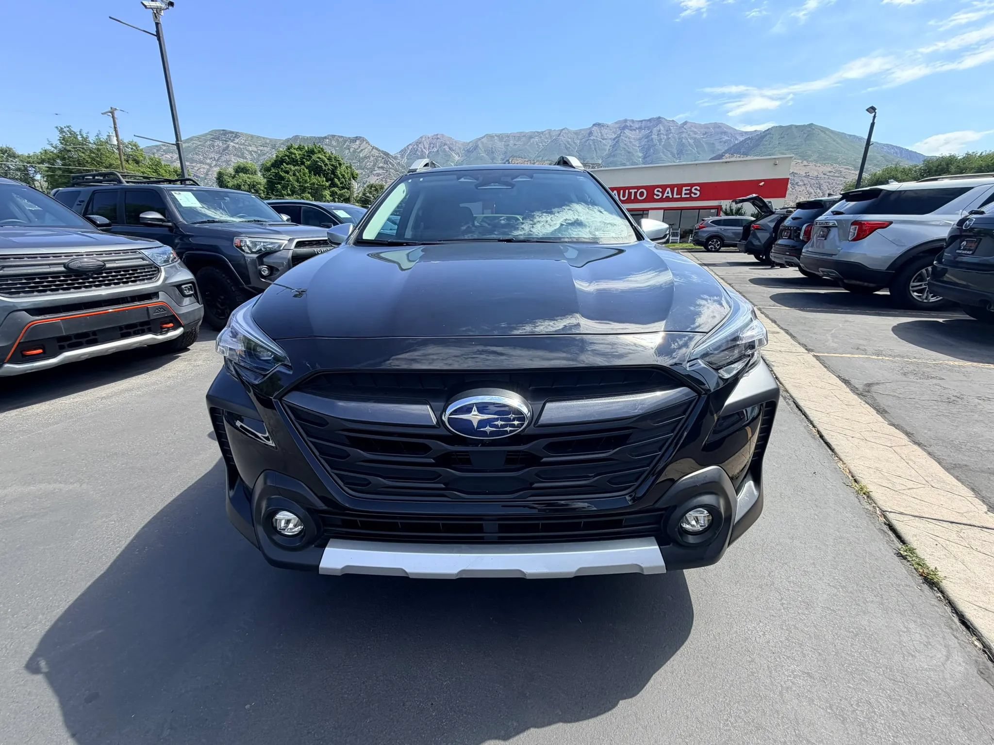 Used 2023 Subaru Outback Touring AWD/4WD image 9