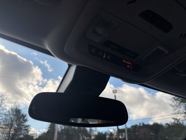 Used 2024 GMC Terrain SLT image 51