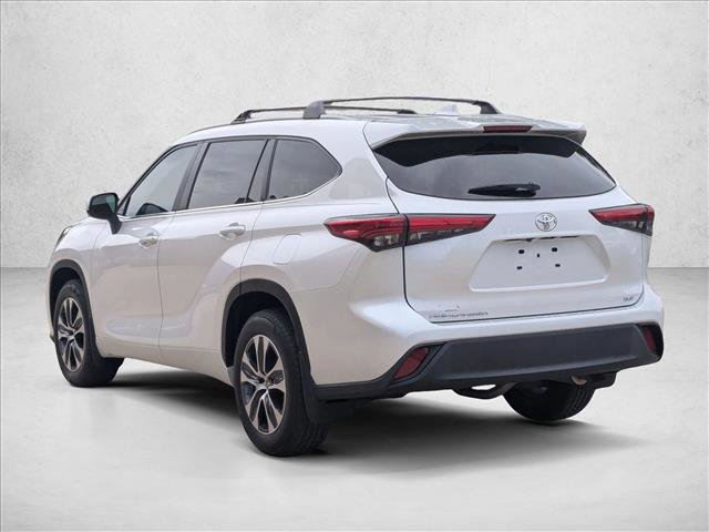 Used 2023 Toyota Highlander XLE image 7