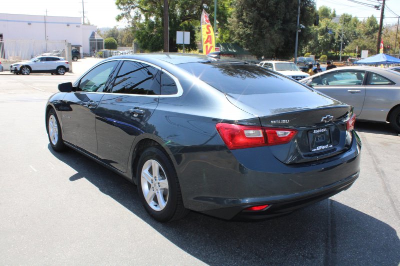 Used 2021 Chevrolet Malibu LS FWD image 4