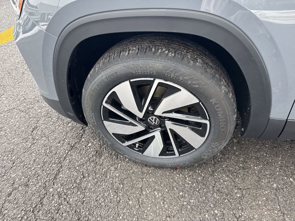 New 2026 Volkswagen Atlas SEL image 9