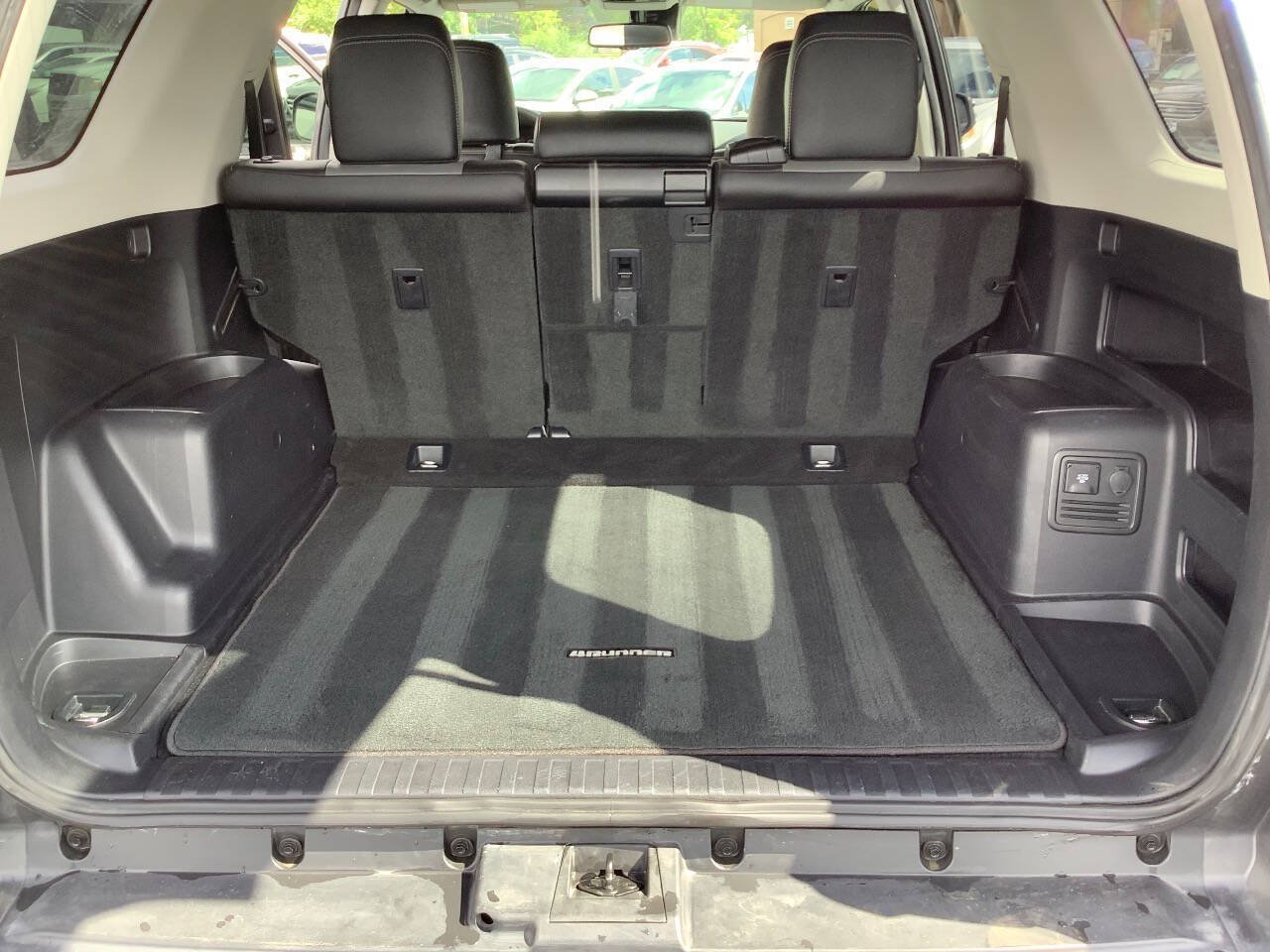 Used 2020 Toyota 4Runner SR5 Premium AWD/4WD image 30
