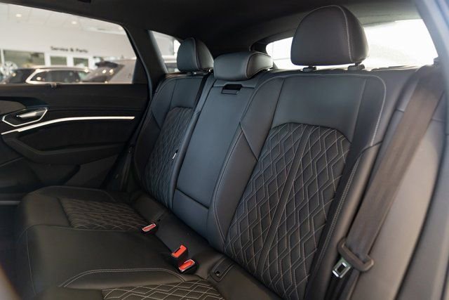 Used 2022 Audi e-tron S Prestige AWD/4WD image 14