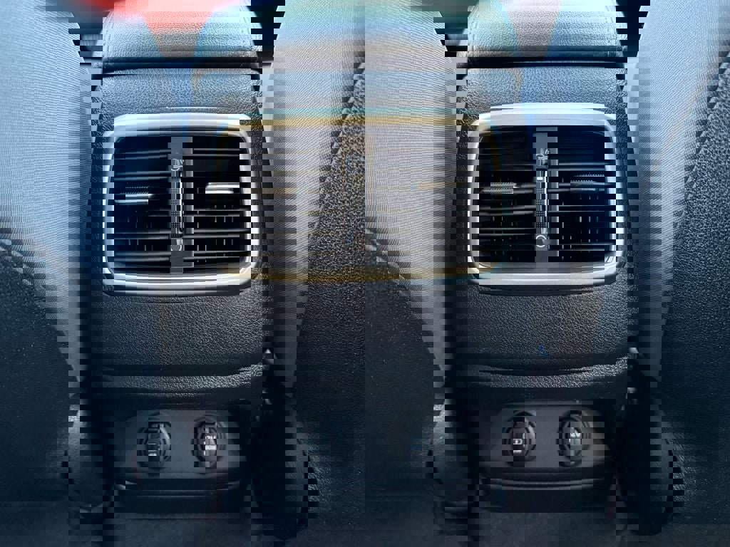 Used 2019 Kia Sorento LX V6 image 14