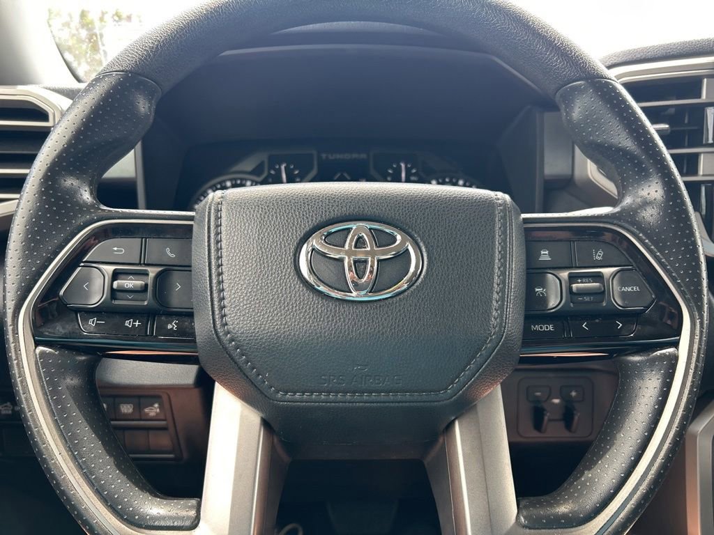 Used 2022 Toyota Tundra SR5 w/ SR5 Convenience Package AWD/4WD image 17