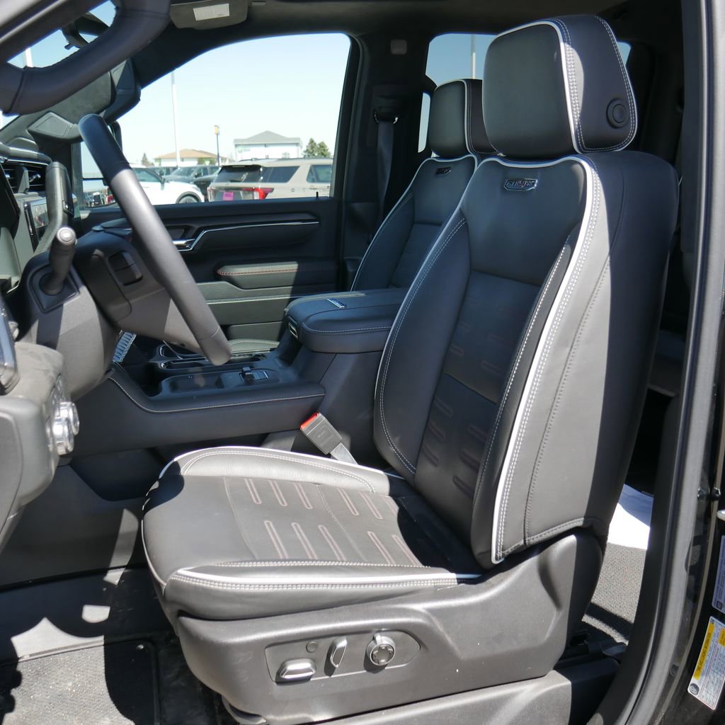 Used 2024 GMC Sierra 2500 AT4X AWD/4WD image 4