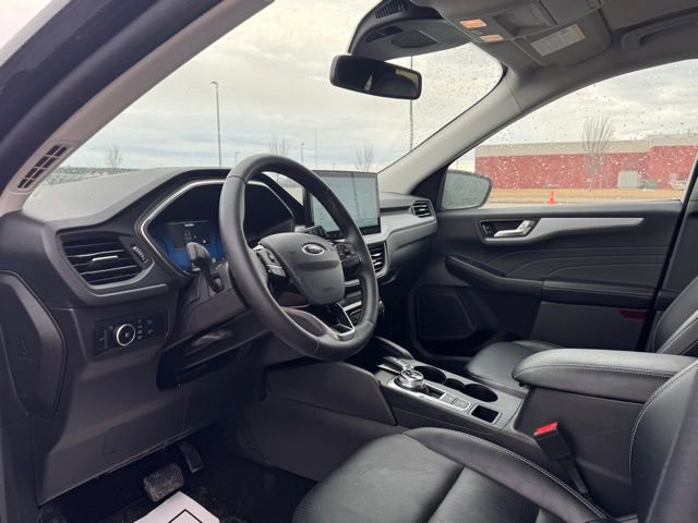 Used 2025 Ford Escape Platinum AWD/4WD image 8