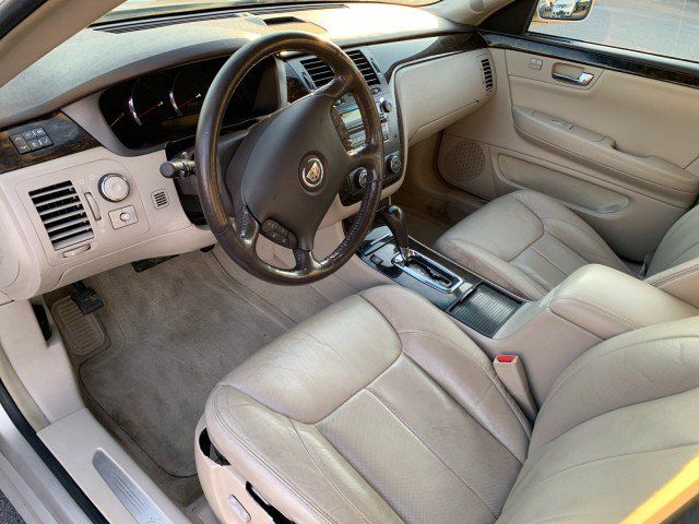 Used 2008 Cadillac DTS 1SH FWD image 8