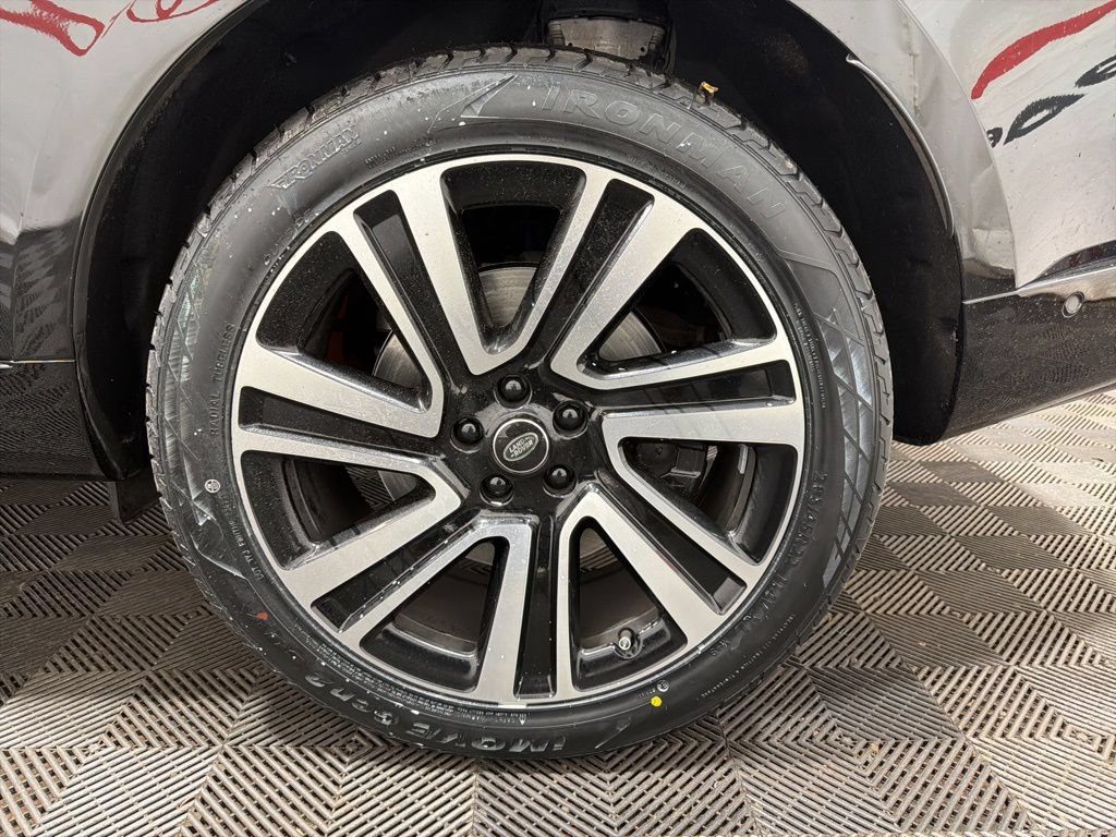 Used 2025 Land Rover Range Rover Autobiography AWD/4WD image 32
