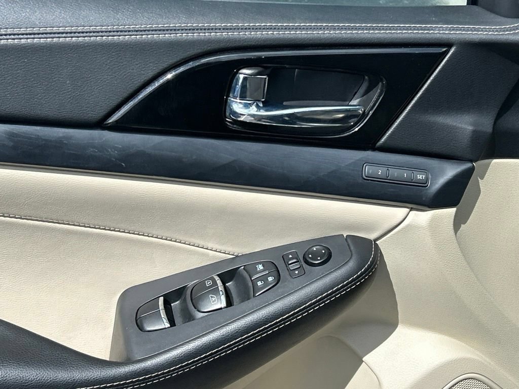 Used 2023 Nissan Maxima Platinum w/ Sport Mat Group FWD image 19