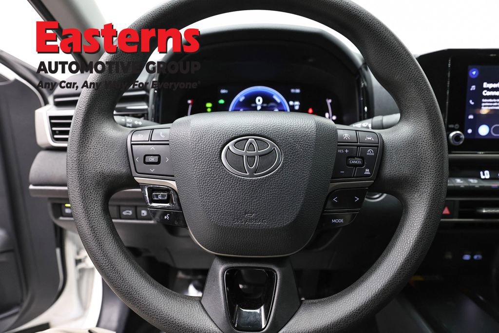 Used 2025 Toyota Camry LE FWD image 10