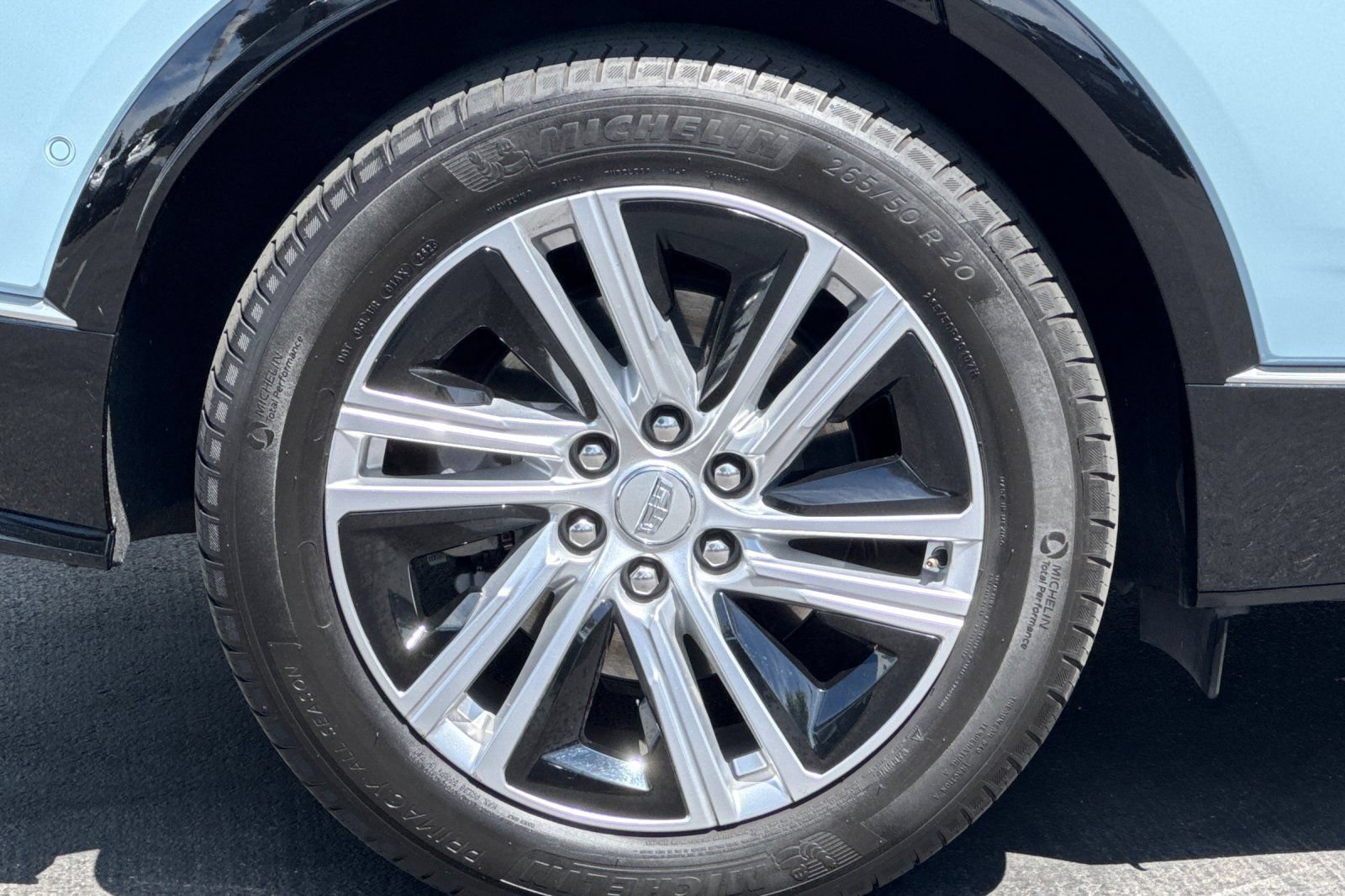 Certified 2024 Cadillac Lyriq Tech w/ Driver Assist Package AWD/4WD image 40