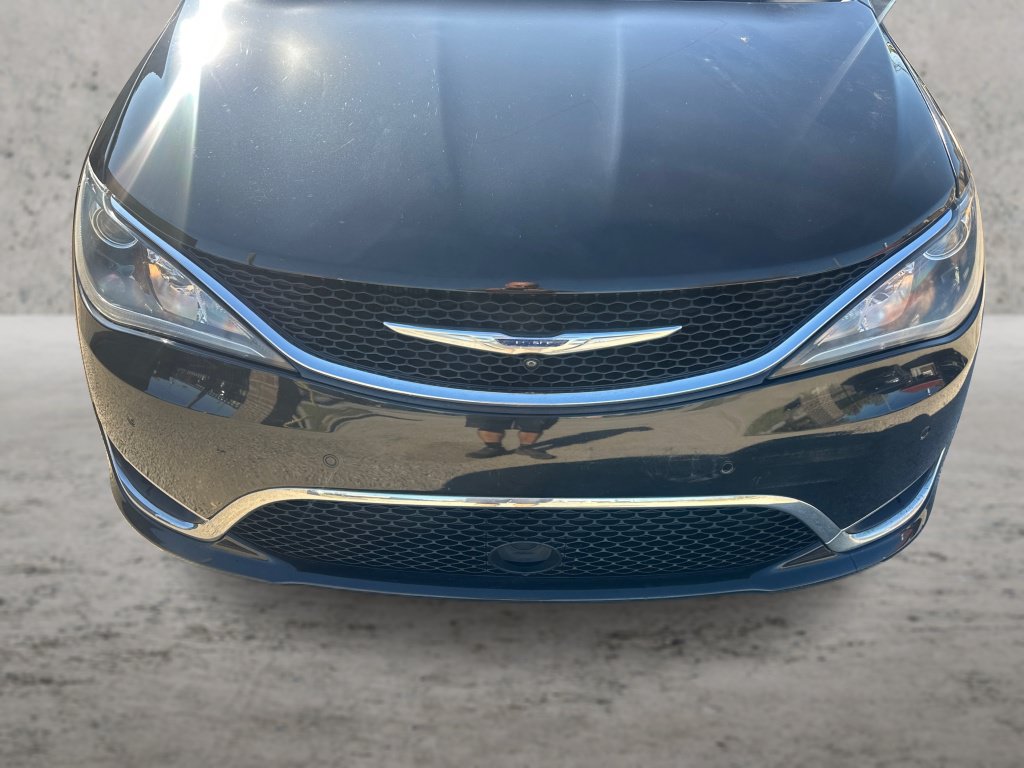 Used 2017 Chrysler Pacifica Touring-L Plus w/ Advanced Safetytec Group FWD image 13