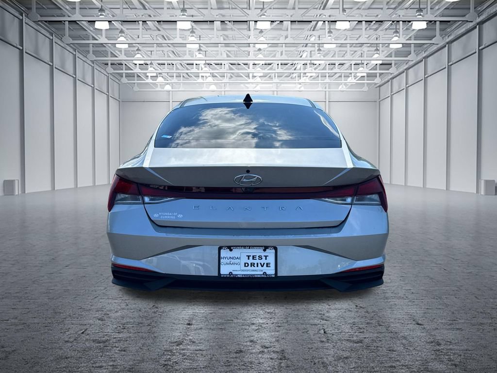 Used 2022 Hyundai Elantra SEL FWD image 6