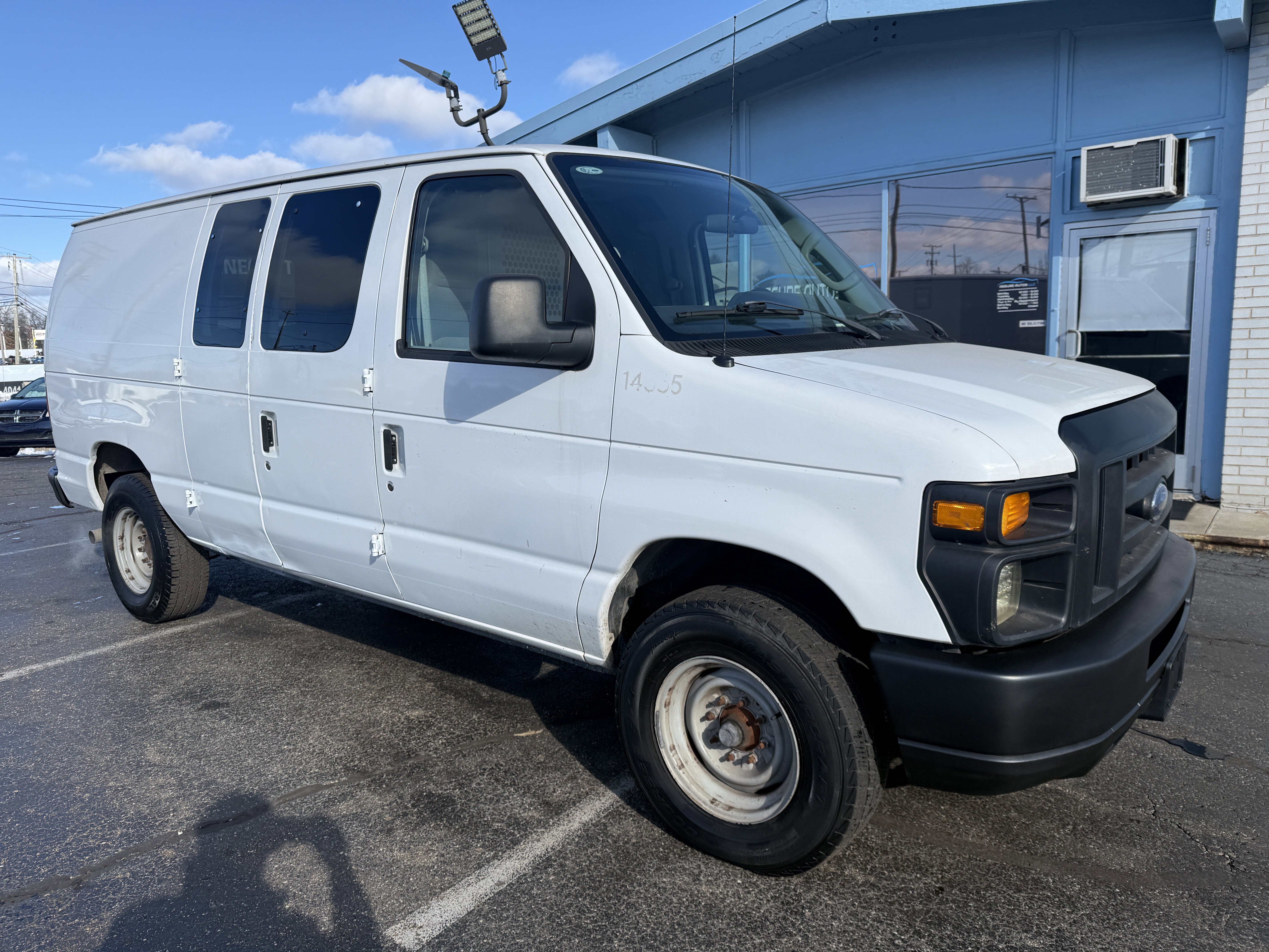 Used 2010 Ford E-250 and Econoline 250 image 7