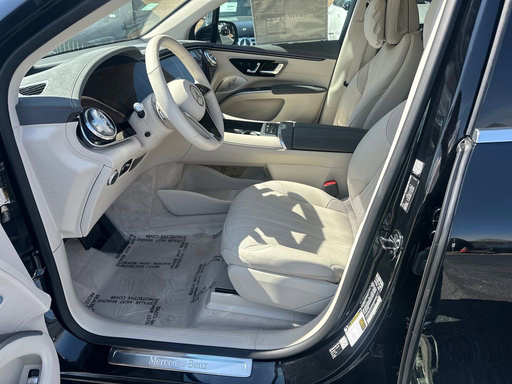 New 2026 Mercedes-Benz EQS 400 4MATIC SUV image 9