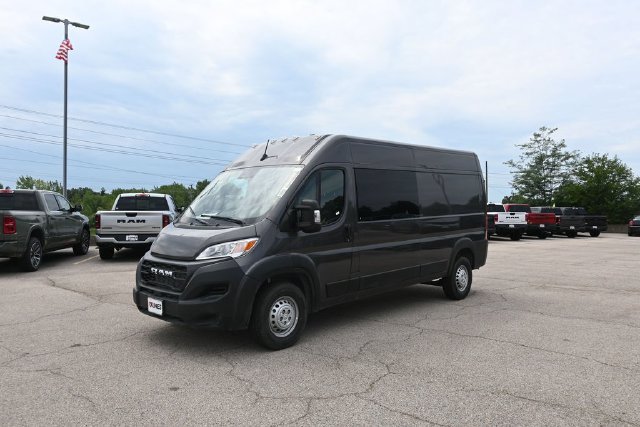 New 2026 RAM ProMaster 2500 w/ Crew Van Package FWD image 2
