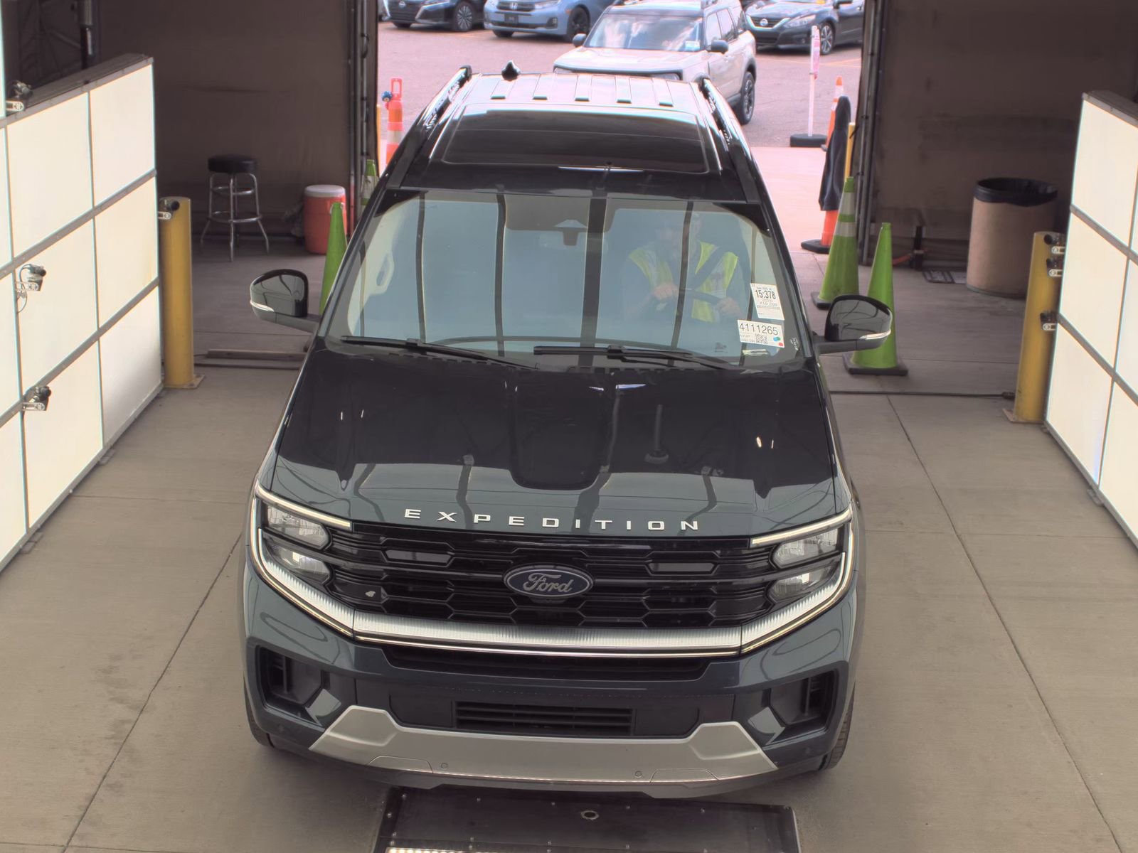 Used 2025 Ford Expedition Max Platinum w/ Driver's Package AWD/4WD image 2