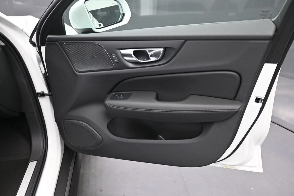 New 2026 Volvo V60 B5 Cross Country Plus w/ Protection Package Premier AWD/4WD image 18