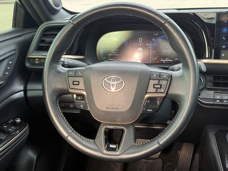 Used 2024 Toyota Crown AWD/4WD image 13