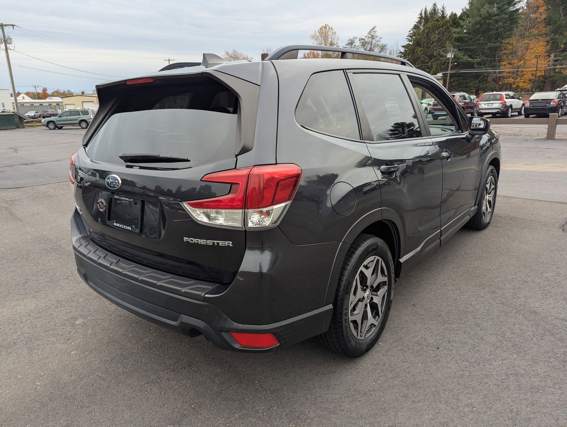 Used 2019 Subaru Forester Premium image 4