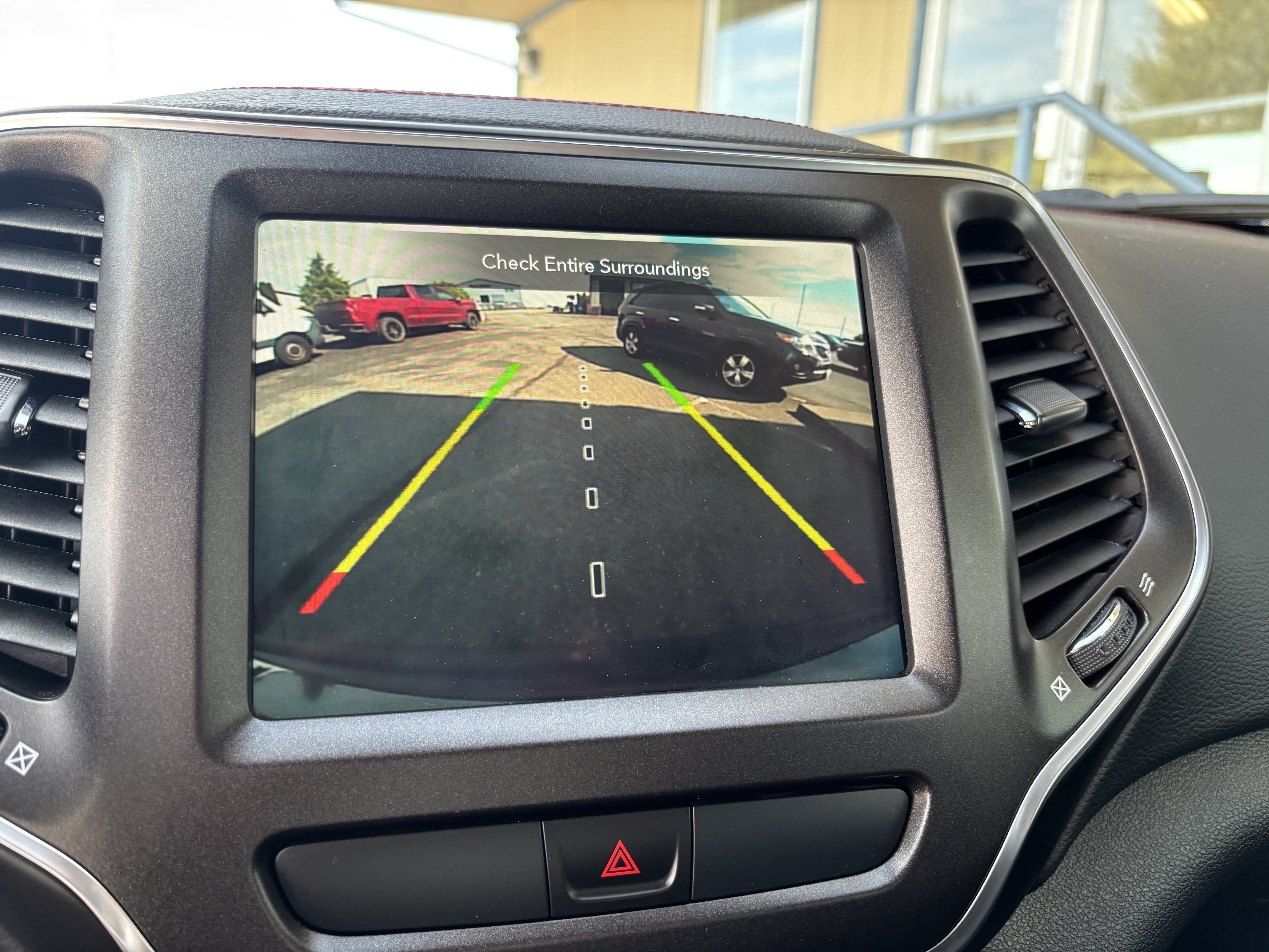 Used 2020 Jeep Cherokee Trailhawk w/ Cold Weather Group AWD/4WD image 30