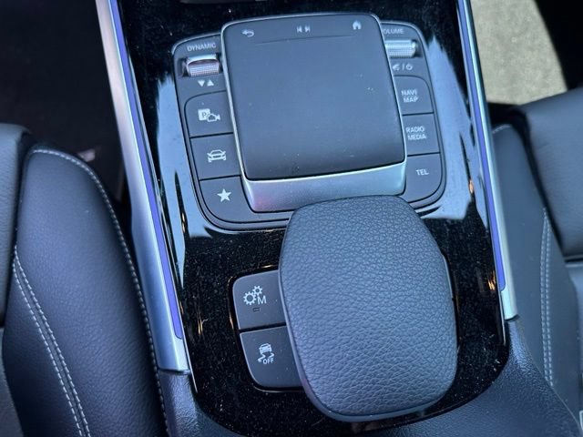 Used 2022 Mercedes-Benz GLB 35 AMG 4MATIC w/ Parking Assistance Package image 23
