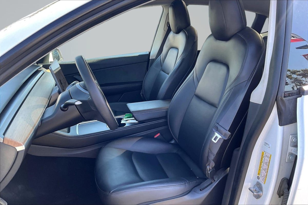 Used 2021 Tesla Model Y Long Range AWD/4WD image 25