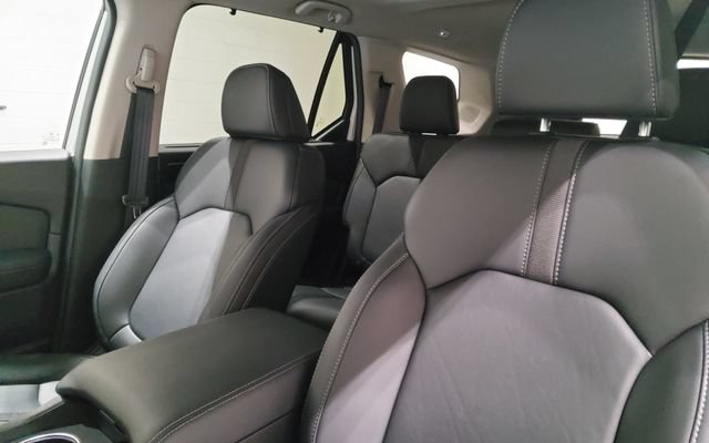 Certified 2025 Honda Pilot Touring image 16