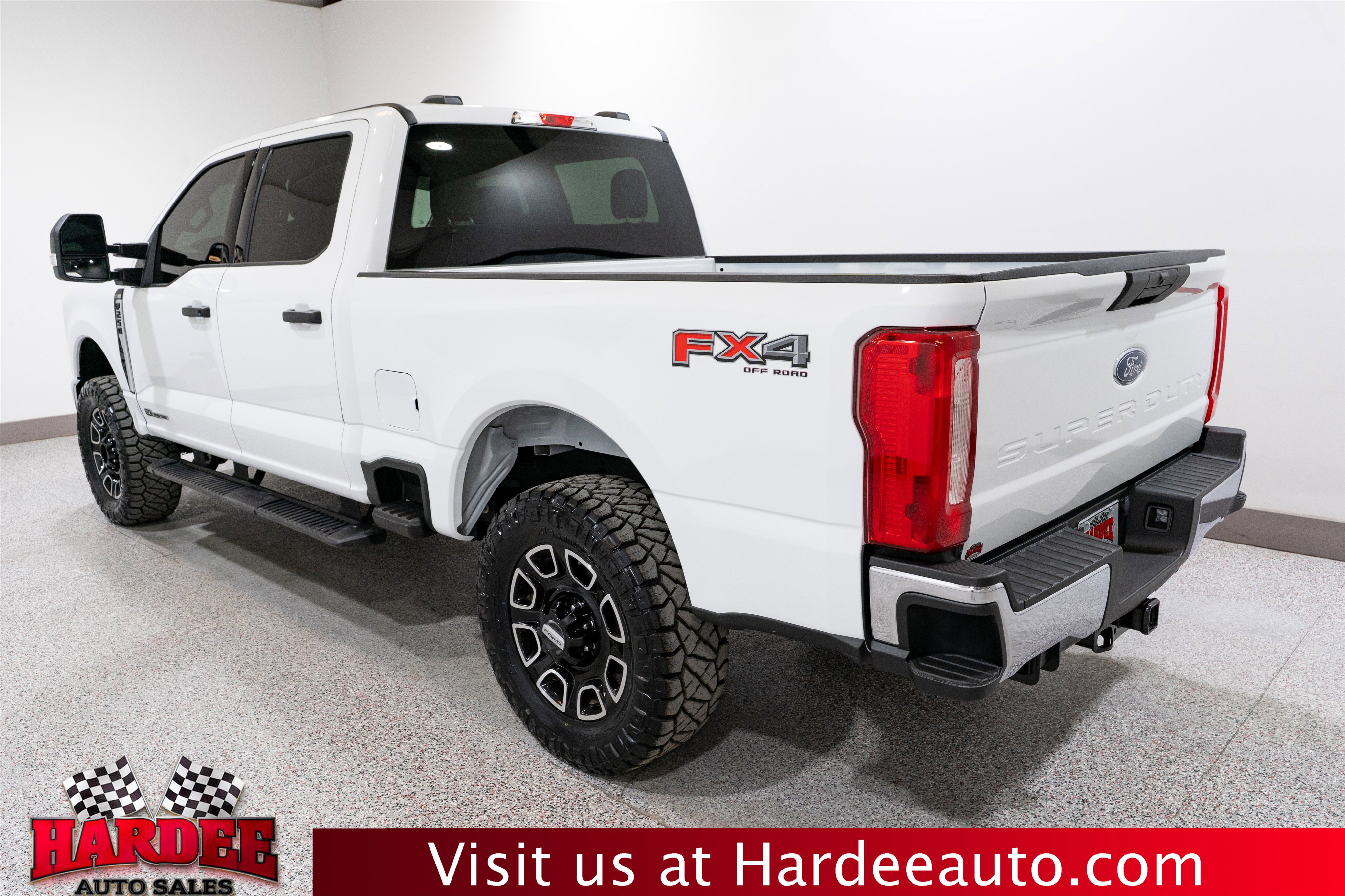 Used 2025 Ford F250 XLT w/ FX4 Off-Road Package AWD/4WD image 3
