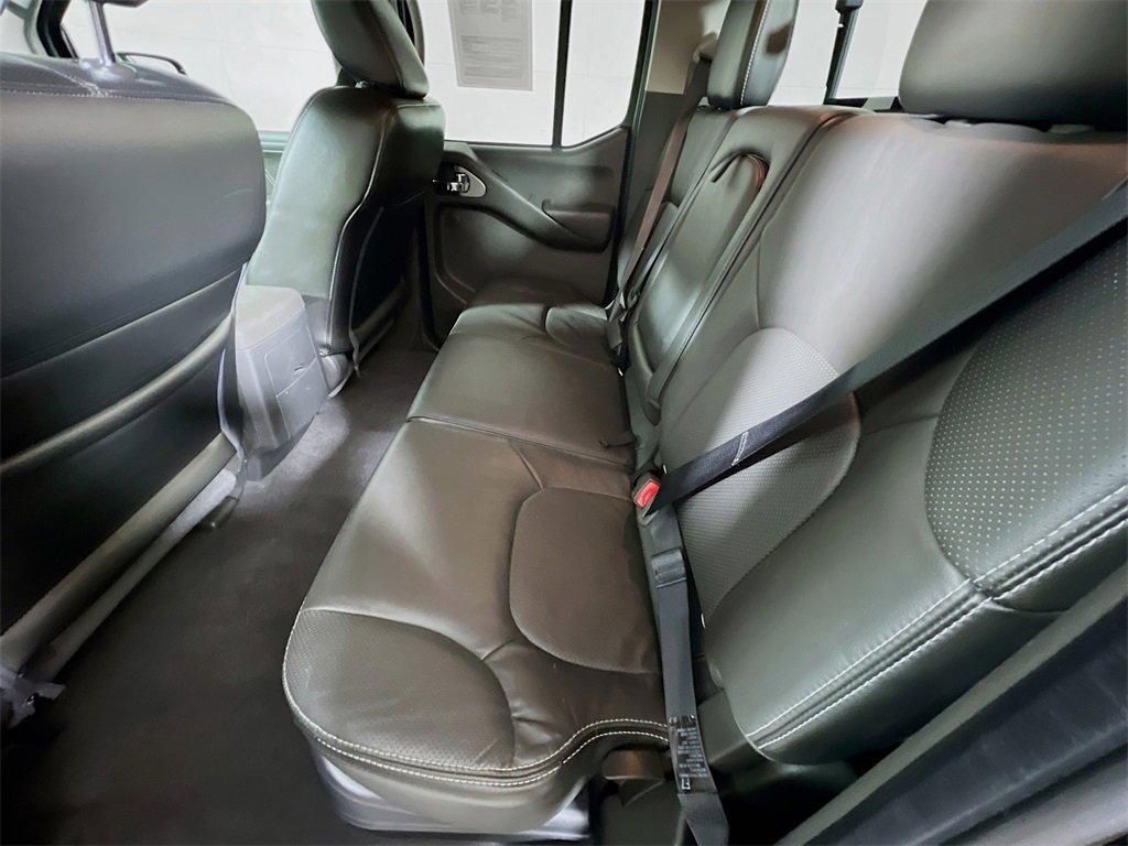 Used 2020 Nissan Frontier PRO-4X image 24