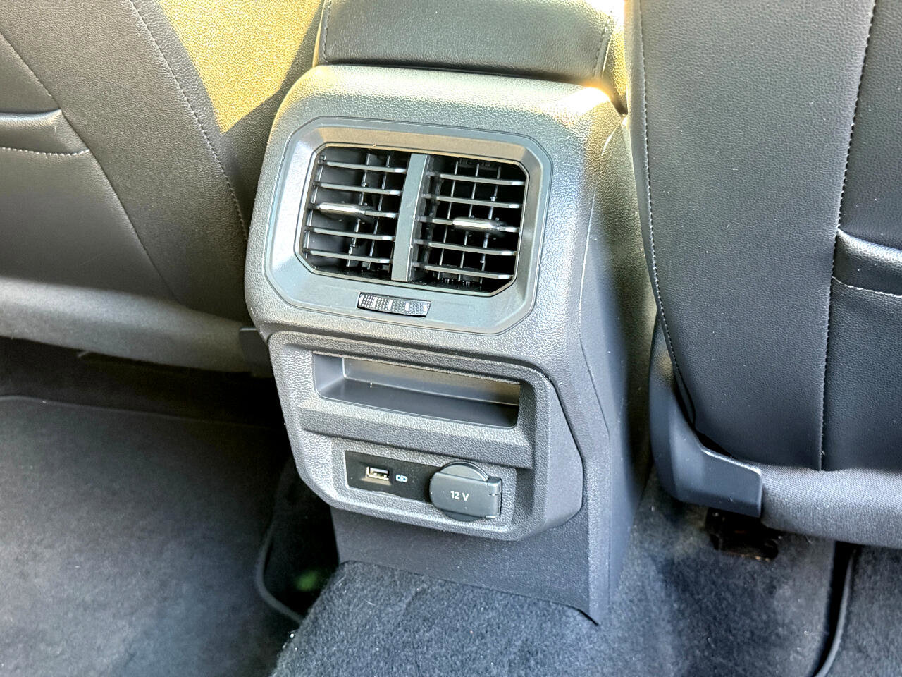 Used 2019 Volkswagen Tiguan SE w/ Panoramic Sunroof Package image 43