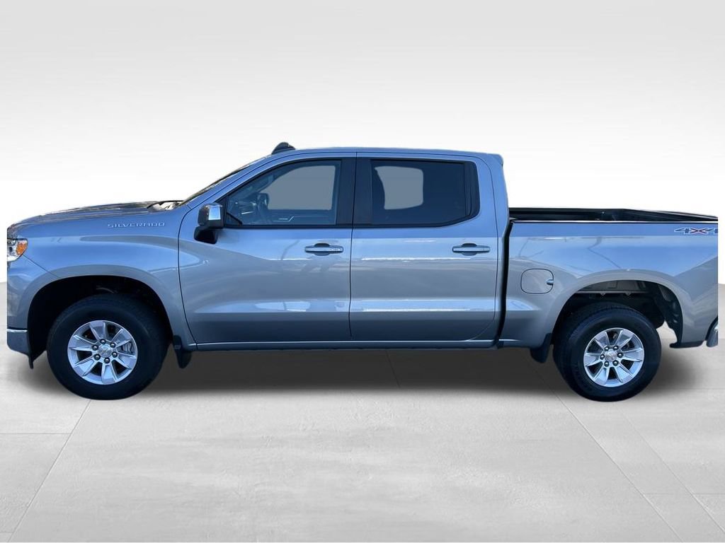 Used 2025 Chevrolet Silverado 1500 LT image 2