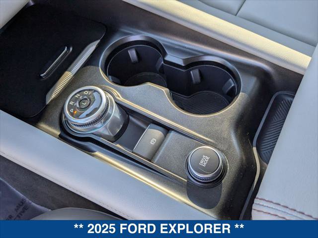 Certified 2025 Ford Explorer Active w/ Active Comfort Package image 18