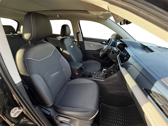 Certified 2024 Volkswagen Taos SE w/ Panoramic Sunroof Package image 17