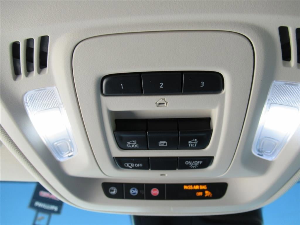 Used 2022 Buick Envision Avenir w/ Technology Package II FWD image 31