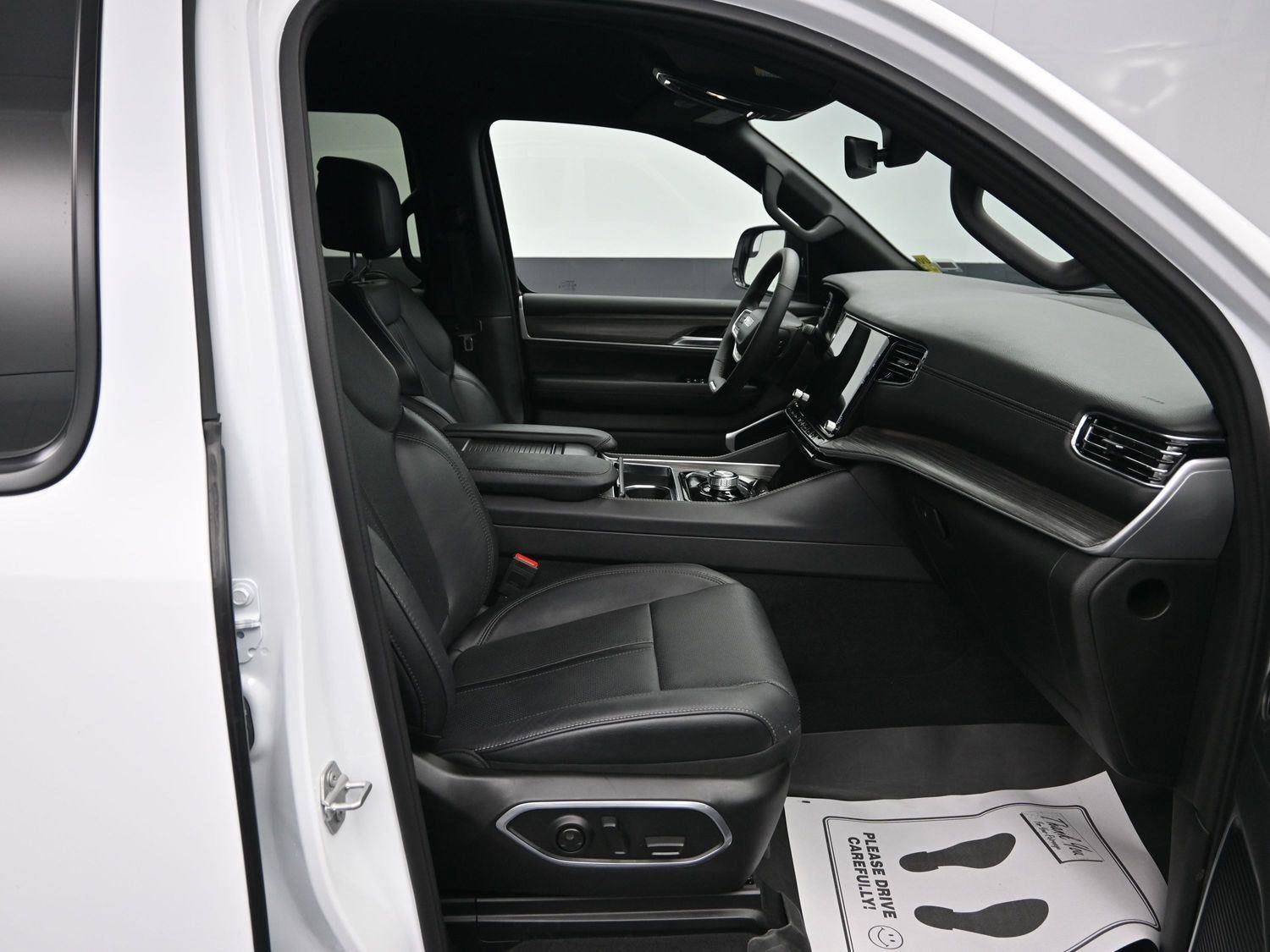 Used 2024 Jeep Wagoneer Series II image 8