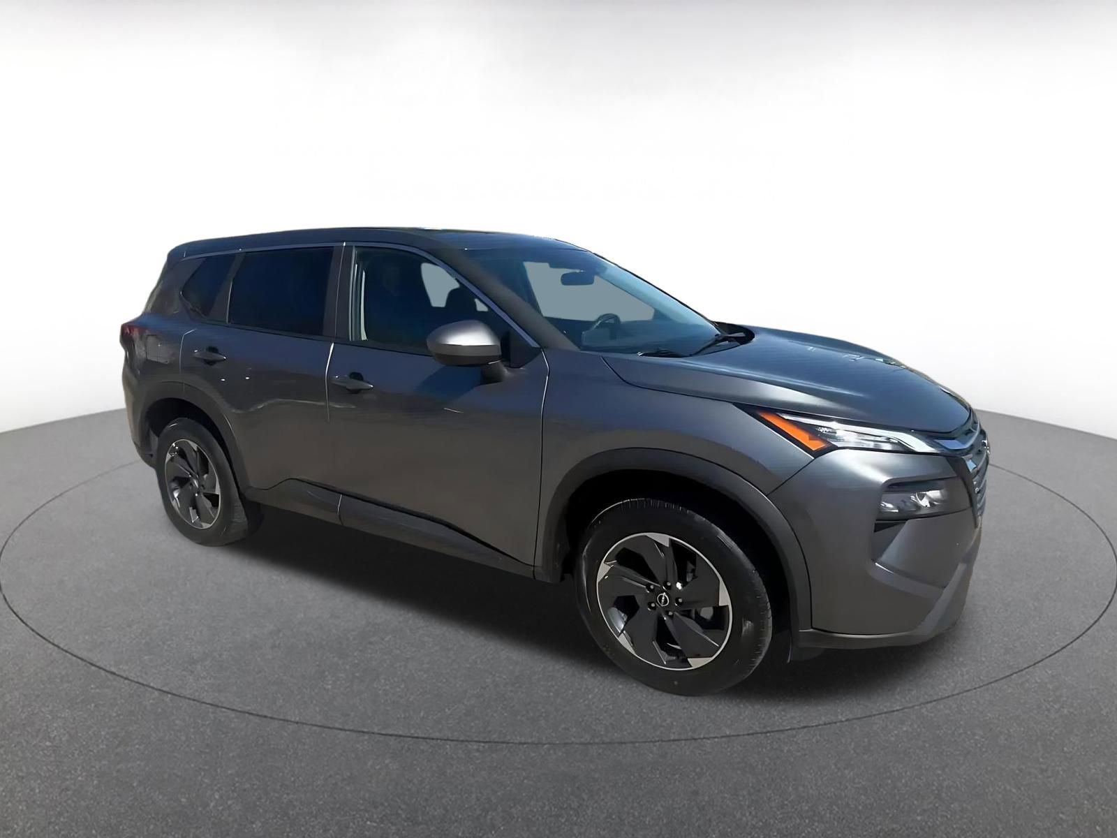Used 2025 Nissan Rogue SV image 2