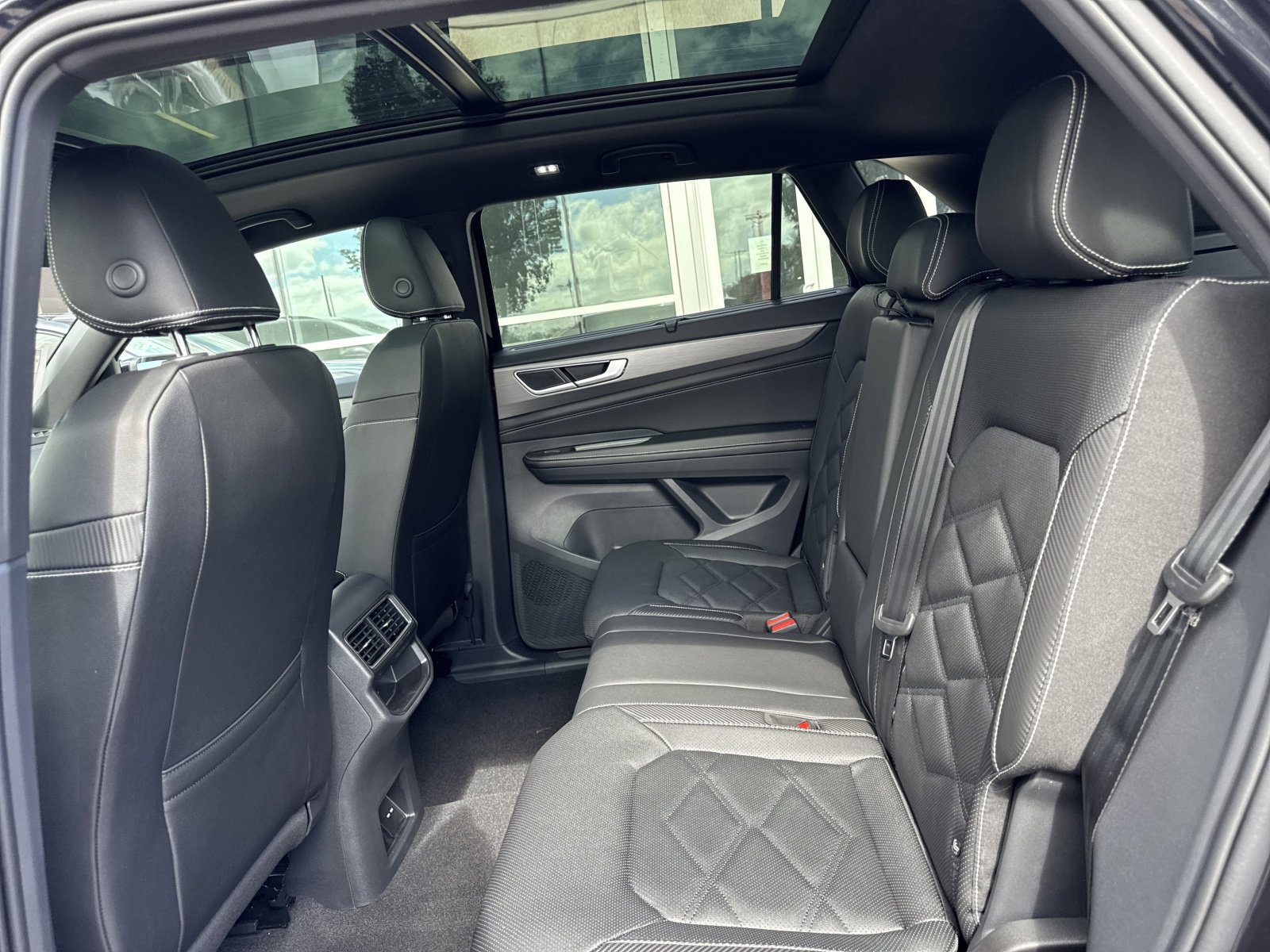 New 2026 Volkswagen Atlas Cross Sport SE image 17