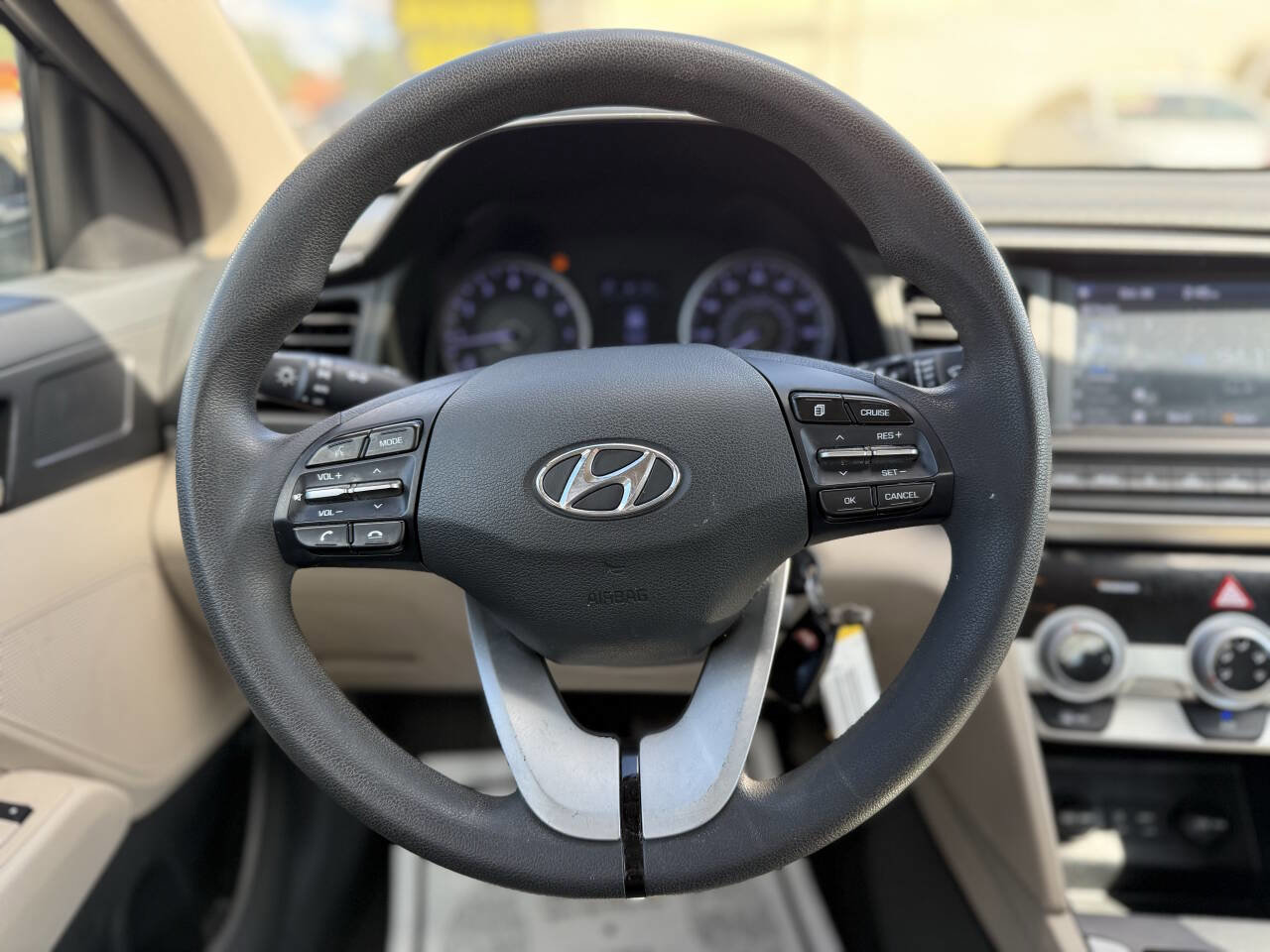 Used 2019 Hyundai Elantra SEL image 15
