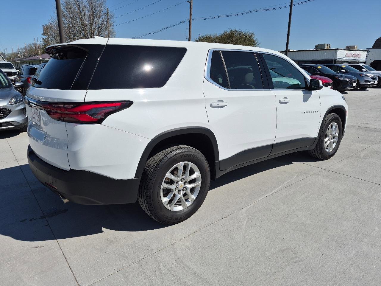 Used 2022 Chevrolet Traverse LS AWD/4WD image 6