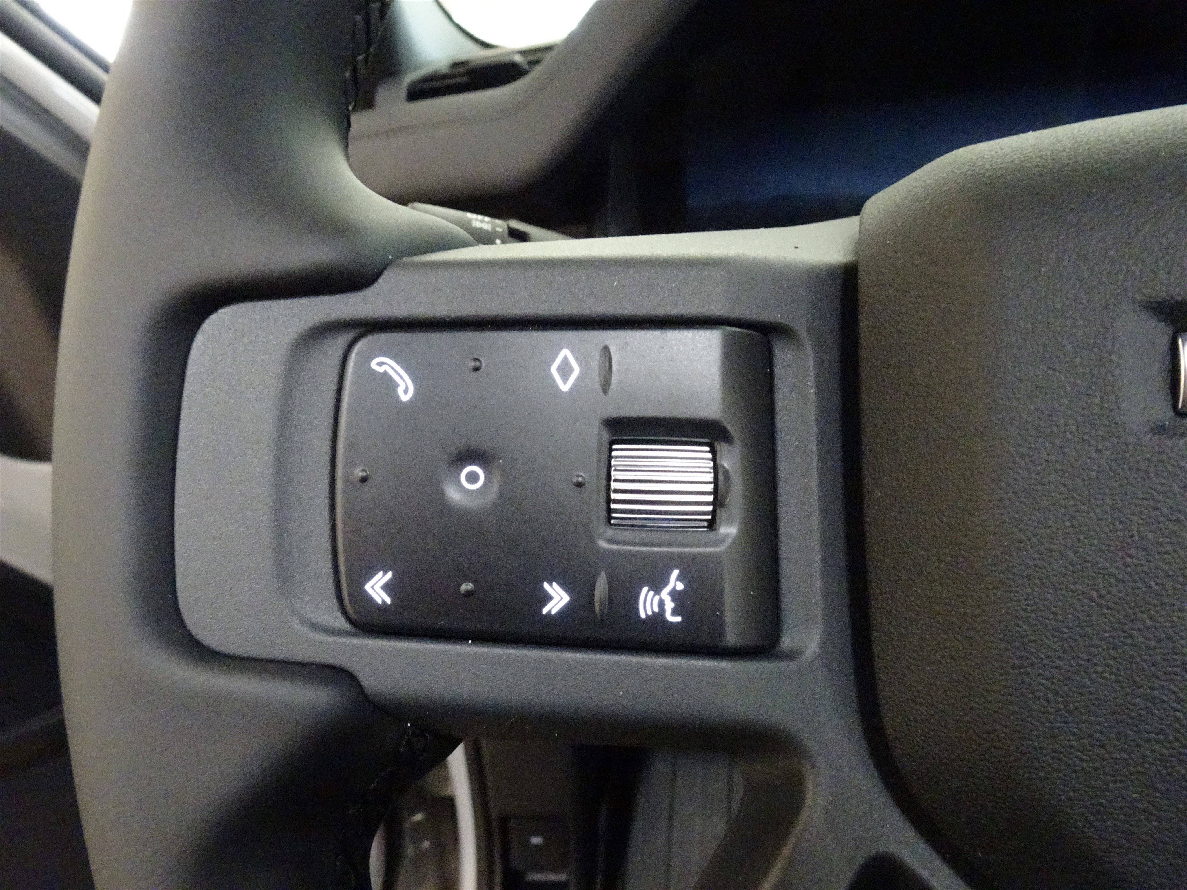 New 2026 Land Rover Defender 110 S image 27