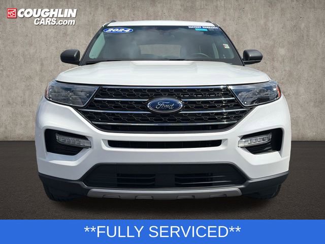 Used 2024 Ford Explorer XLT w/ Equipment Group 202A AWD/4WD image 3
