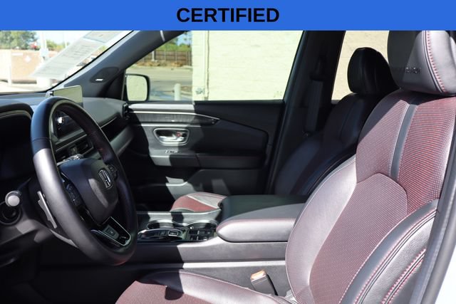Used 2025 Honda Pilot Black Edition image 15