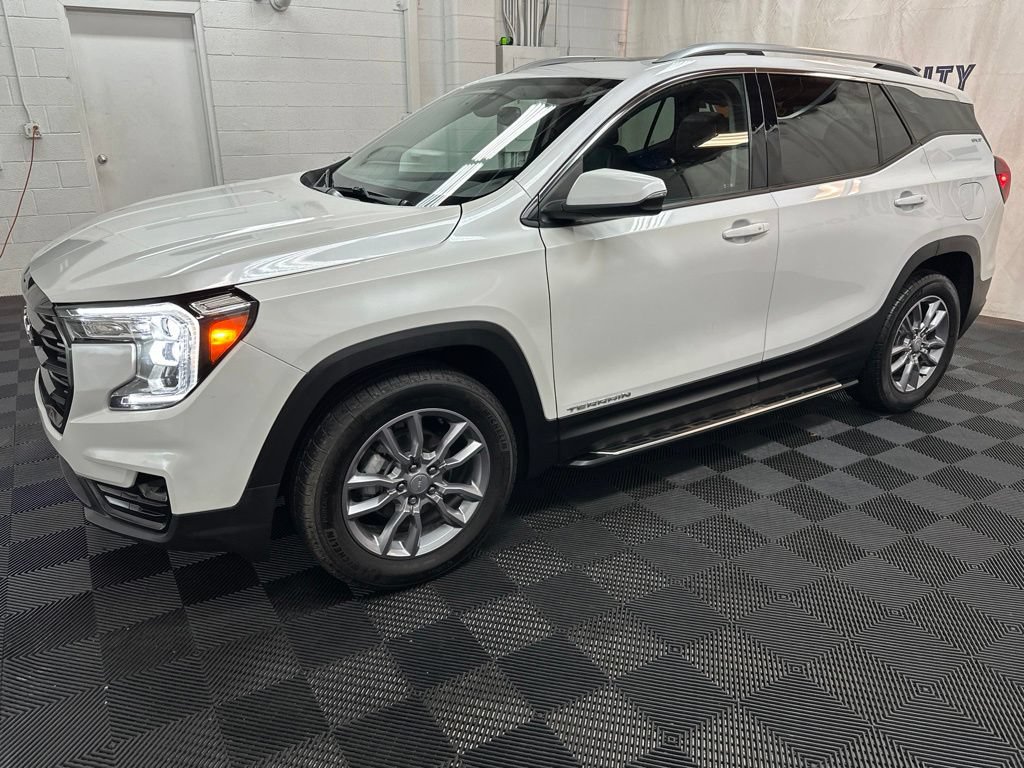 Used 2022 GMC Terrain SLT AWD/4WD image 5