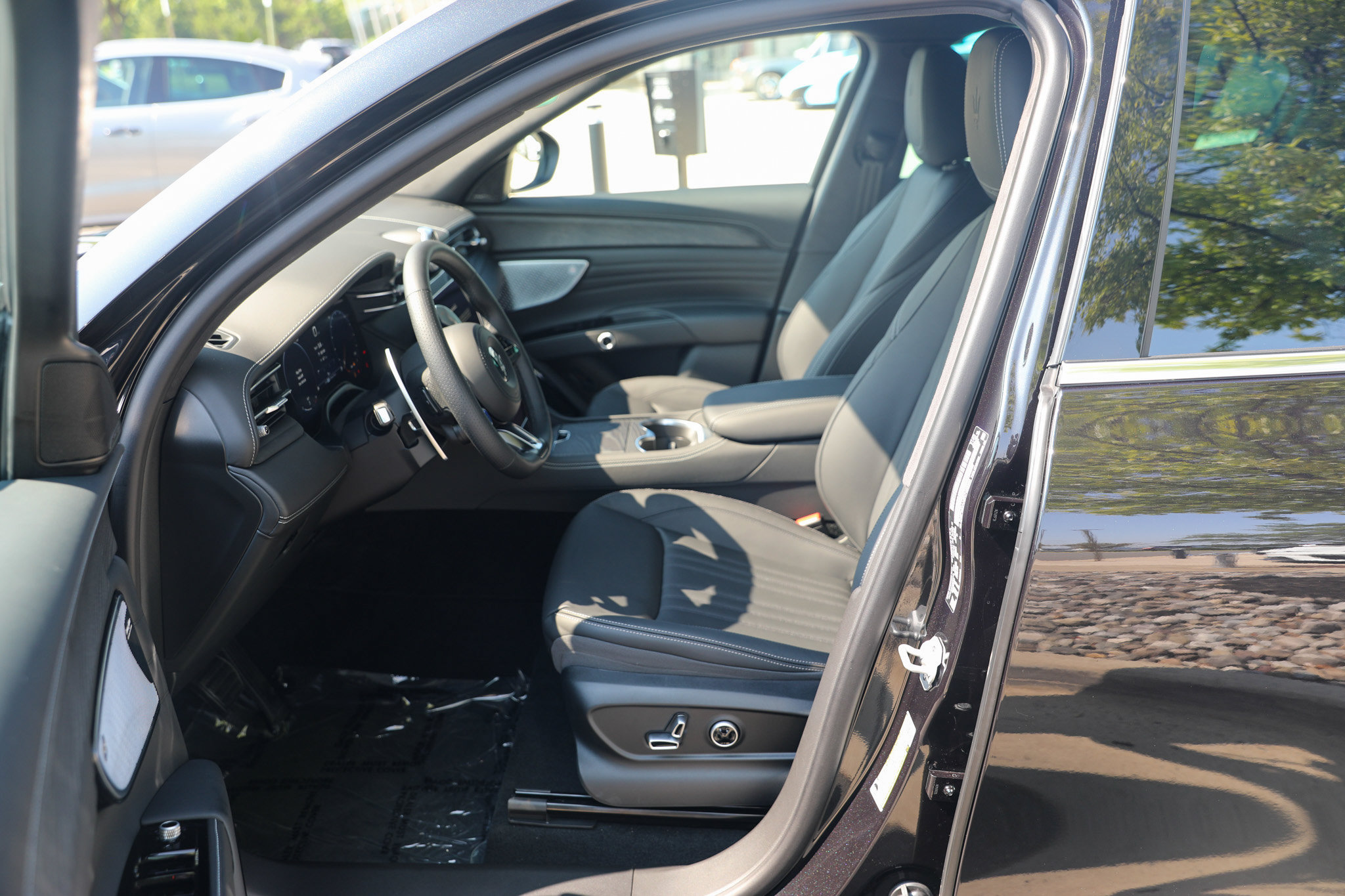 Used 2024 Maserati Grecale GT AWD/4WD image 18